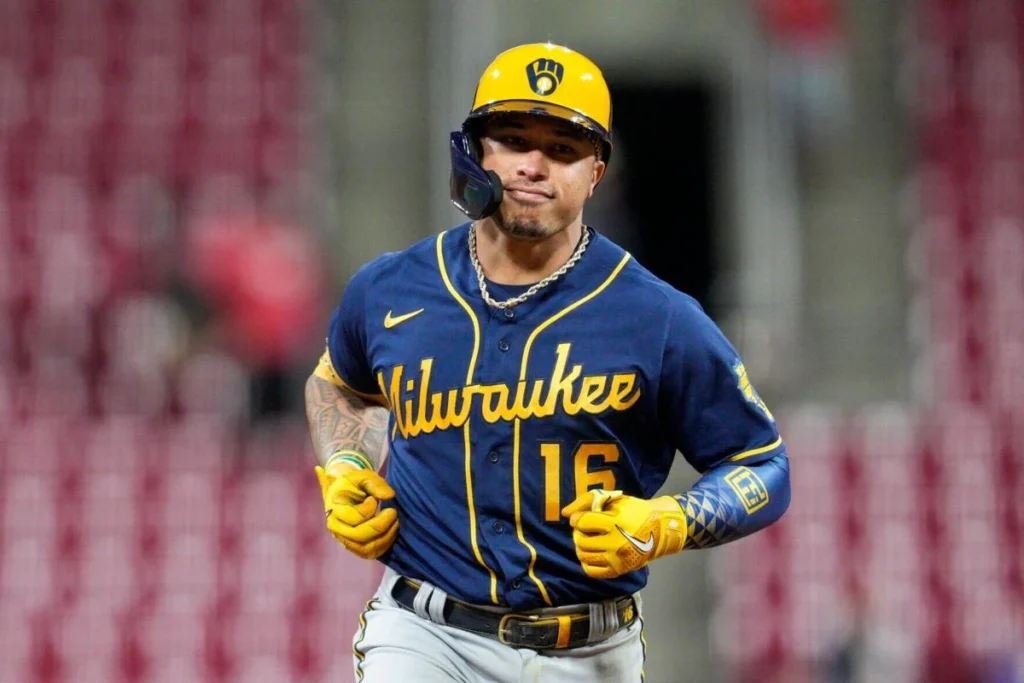 Kolten Wong Ethnicity, Wikipedia, Height, Parents, Wife, Age, Net Worth,  Brother, Parents