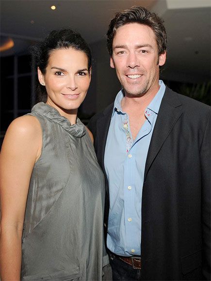 Who Was Angie Harmon Married To?