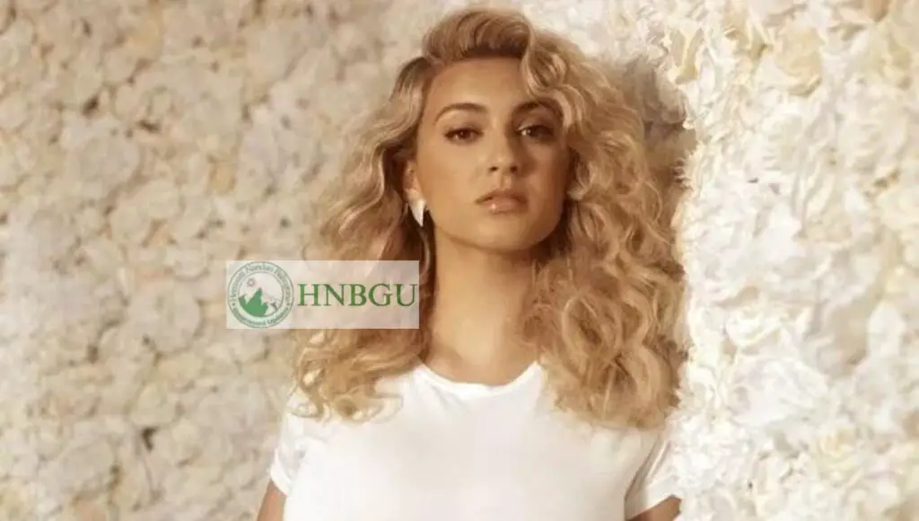 Tori Kelly Ethnic Background, Ethnicity, Wikipedia, Wiki, Health Condition, Parents, Pregnant, Race